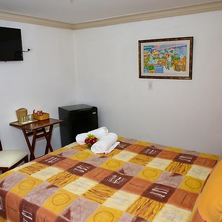 Hotel Los Jardines Сантьяго-де-лос-Кабальерос Экстерьер фото