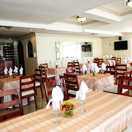 Hotel Los Jardines Сантьяго-де-лос-Кабальерос Экстерьер фото
