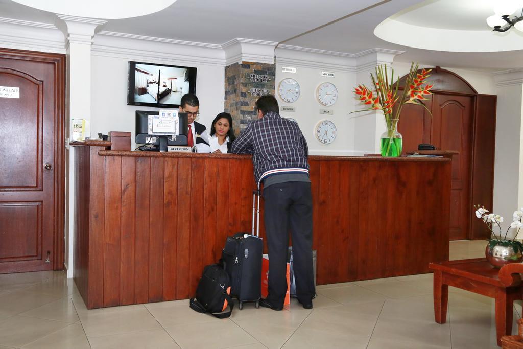 Hotel Los Jardines Сантьяго-де-лос-Кабальерос Экстерьер фото
