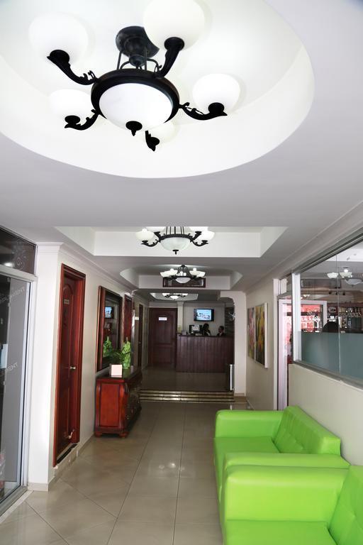Hotel Los Jardines Сантьяго-де-лос-Кабальерос Экстерьер фото
