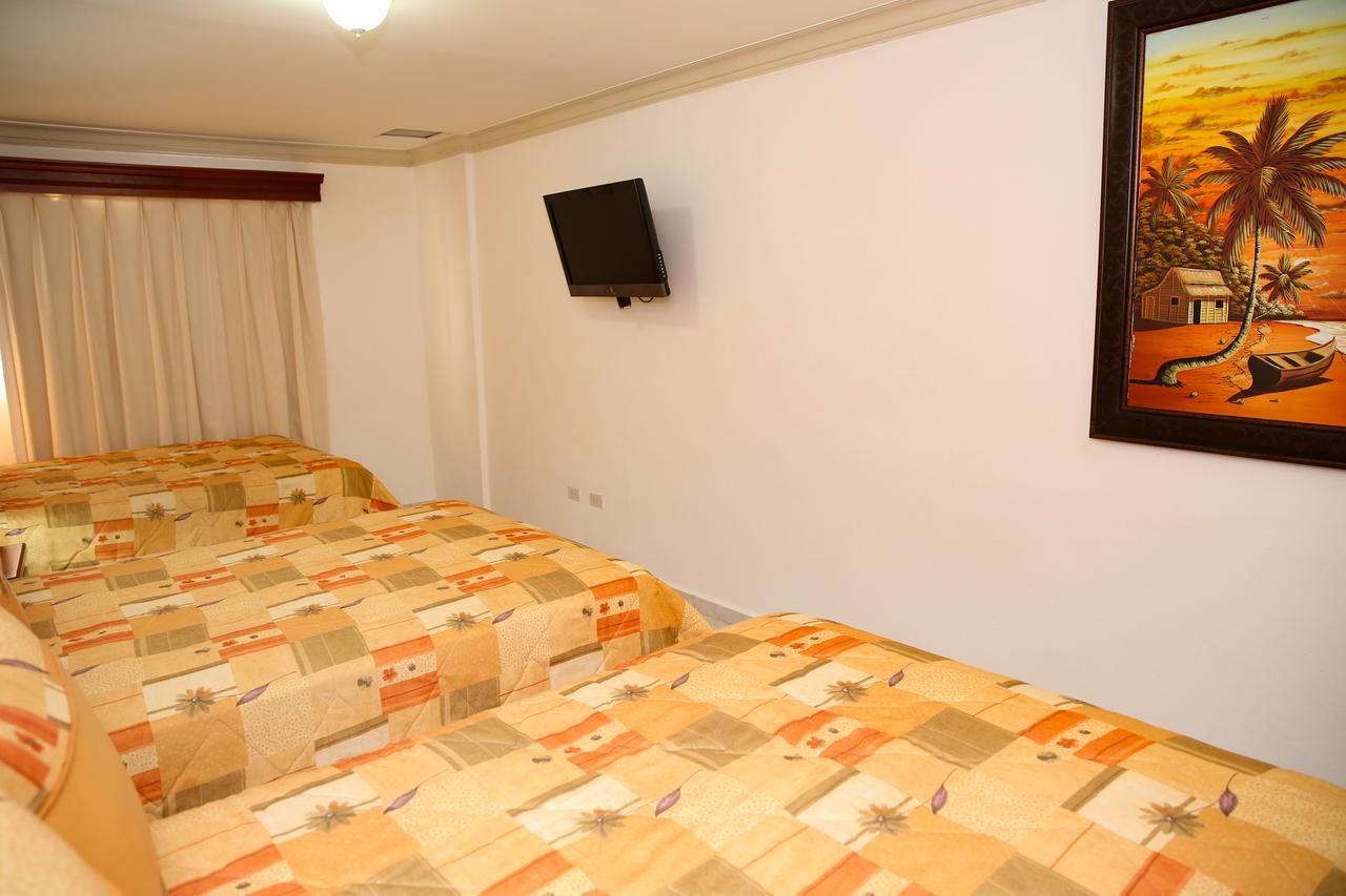 Hotel Los Jardines Сантьяго-де-лос-Кабальерос Экстерьер фото